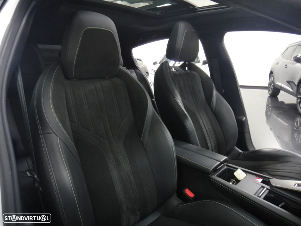 Peugeot 308 180 e-EAT8 GT - 23