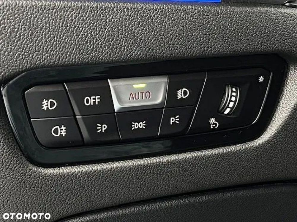 BMW Seria 3 320d Luxury Line - 22
