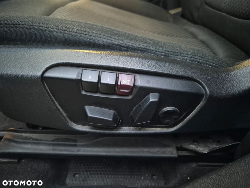 BMW X1 - 12