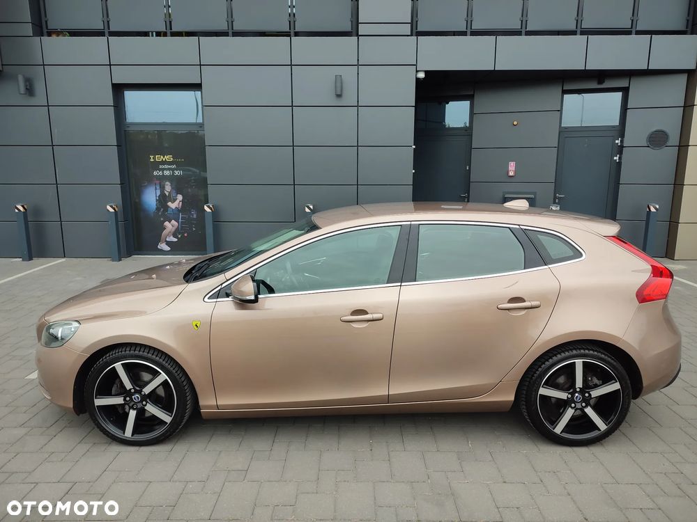 Volvo V40 T2 Summum - 2