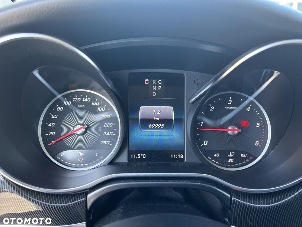 Mercedes-Benz Klasa V - 11