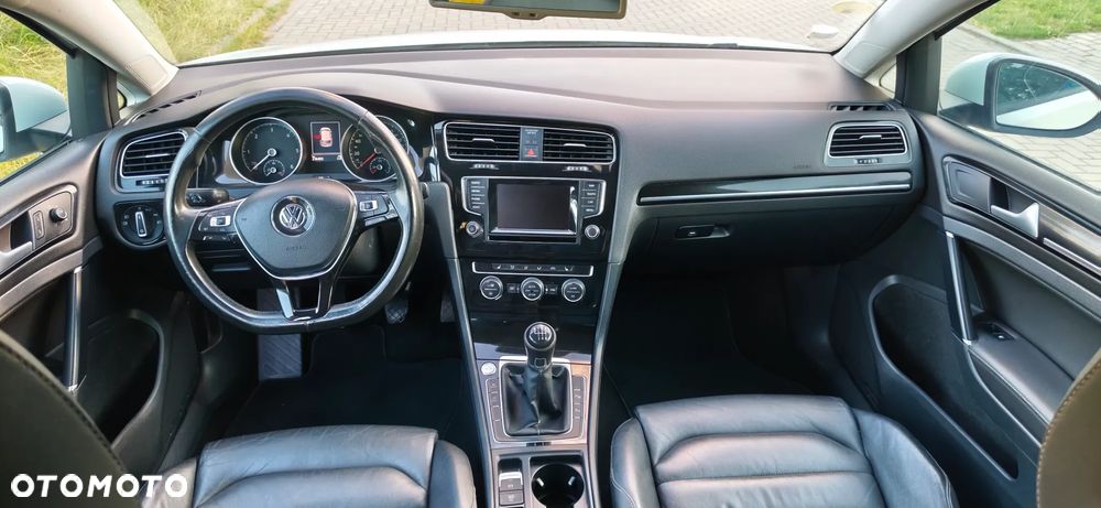 Volkswagen Golf - 17