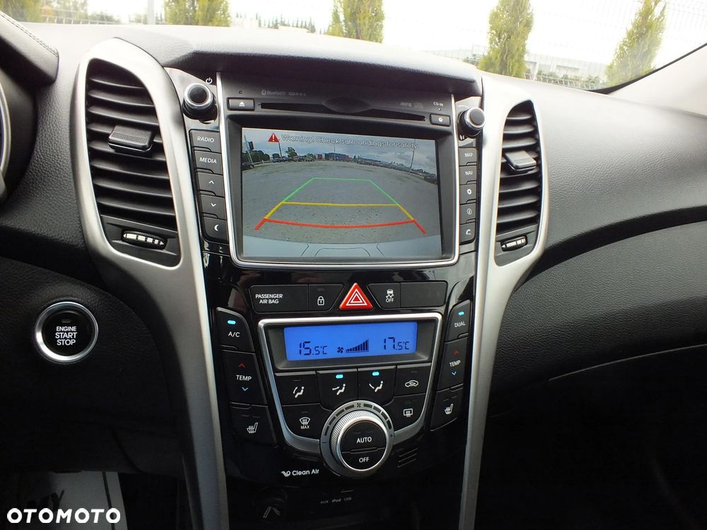 Hyundai i30 blue 1.6 GDI Passion - 12