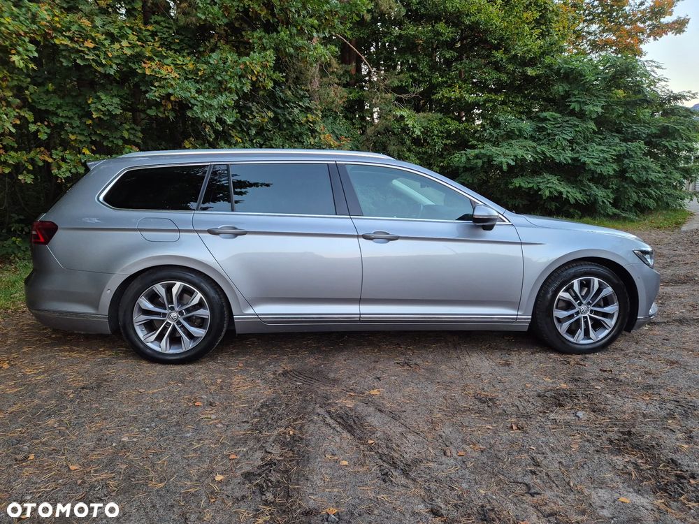 Volkswagen Passat - 12