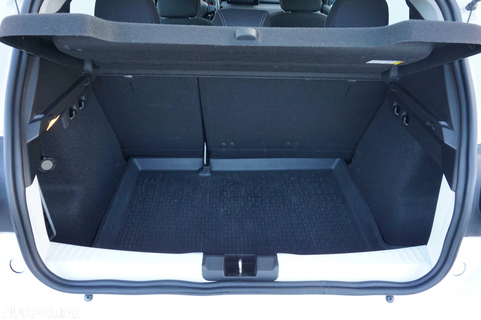 Dacia Sandero TCe 90 Essential - 20