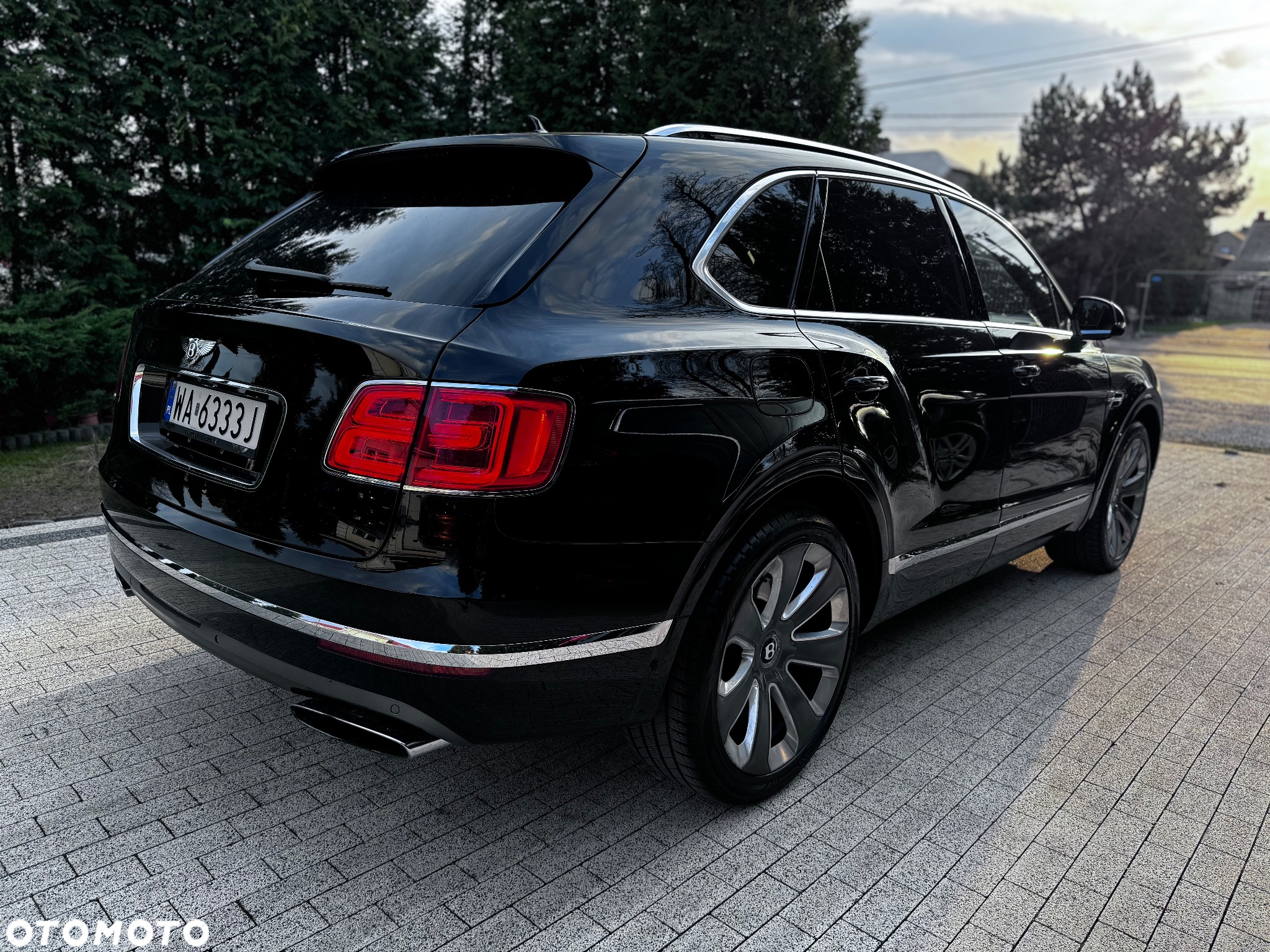 Bentley Bentayga W12 Mulliner - 33