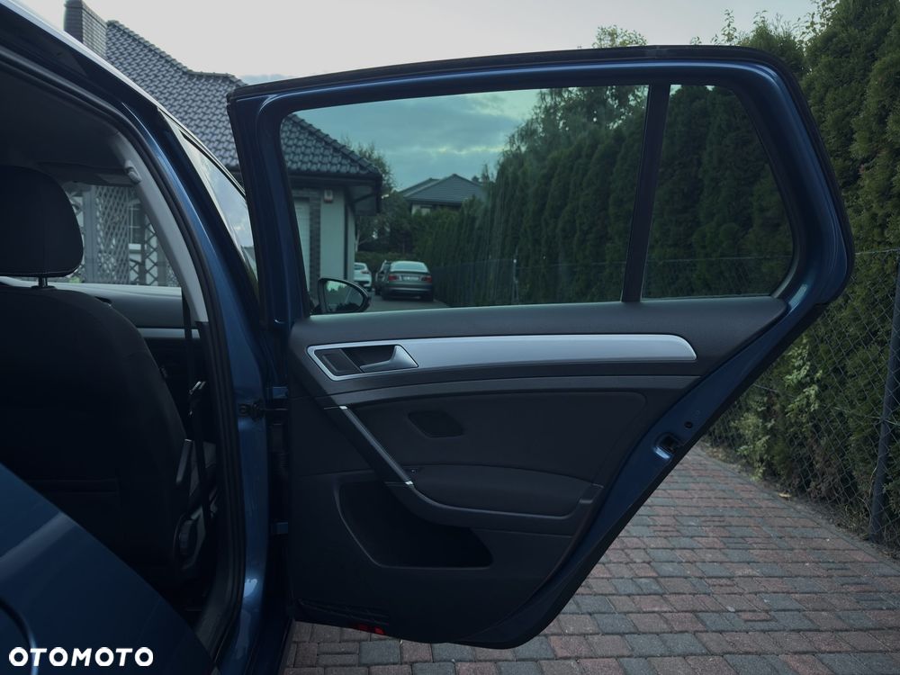 Volkswagen Golf - 21