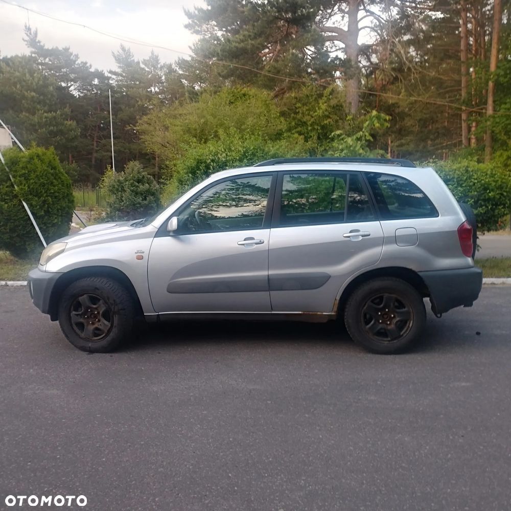 Toyota RAV4 2.0 D-4D 4x4 - 4