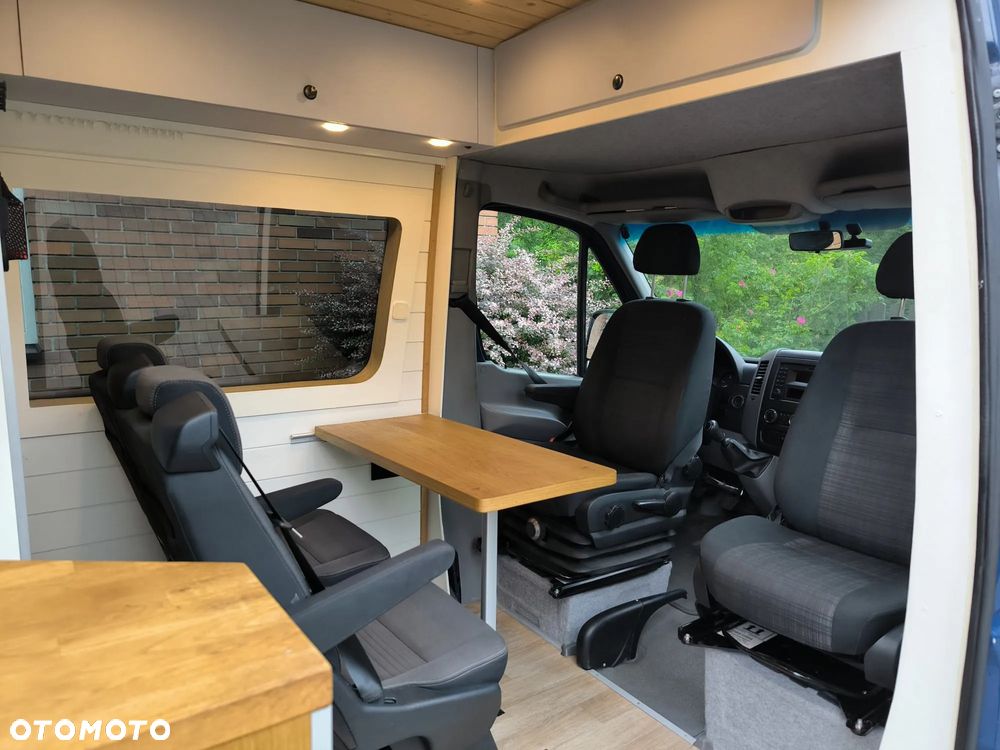 Mercedes-Benz Sprinter - 12