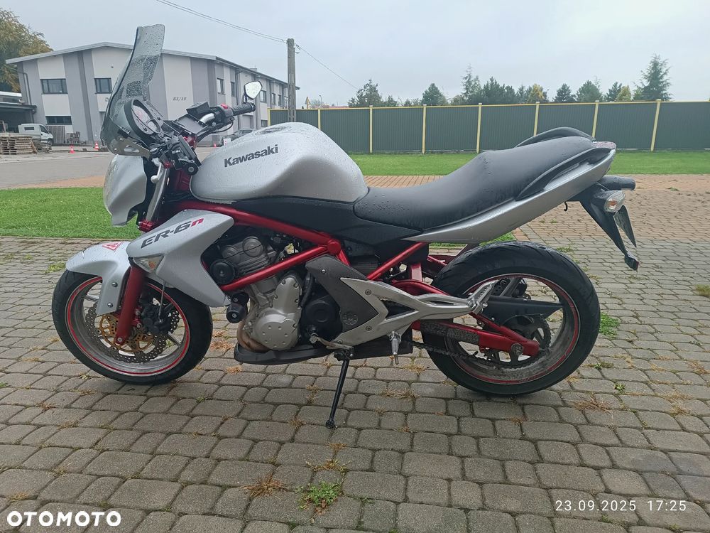 Kawasaki ER - 2
