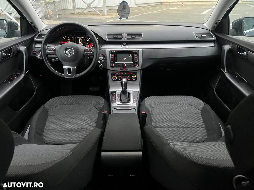 Volkswagen Passat Variant 2.0 TDI Blue TDI DSG Highline - 24