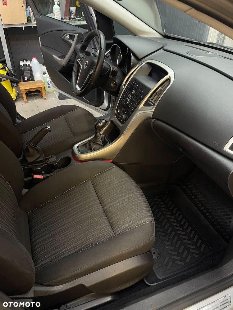Opel Astra 1.4 Turbo - 29