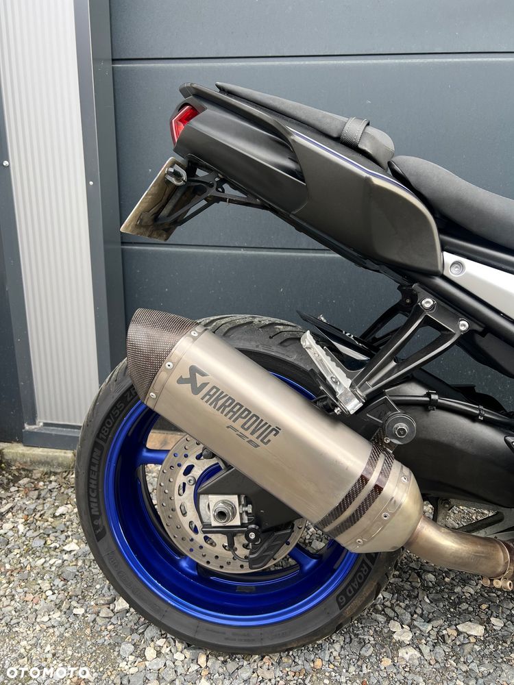 Yamaha FZ8 - 12