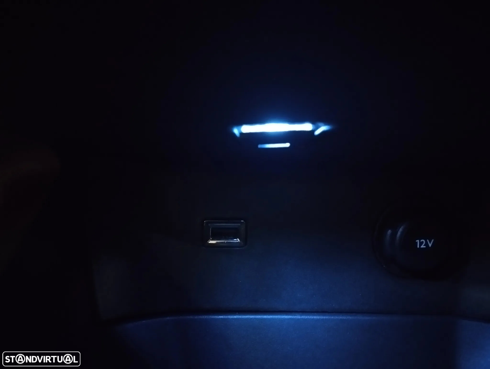 Peugeot 3008 1.5 BlueHDi Allure EAT8 - 37