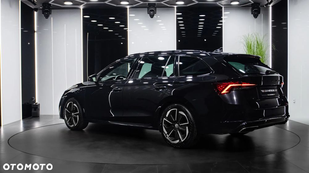 Skoda Octavia 2.0 TDI RS DSG - 6
