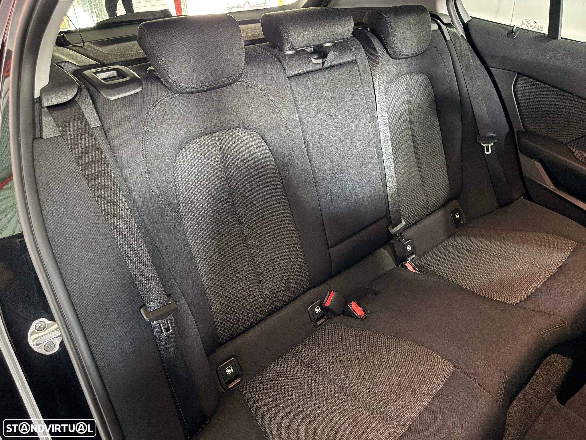 BMW 116 i Line Luxury - 19
