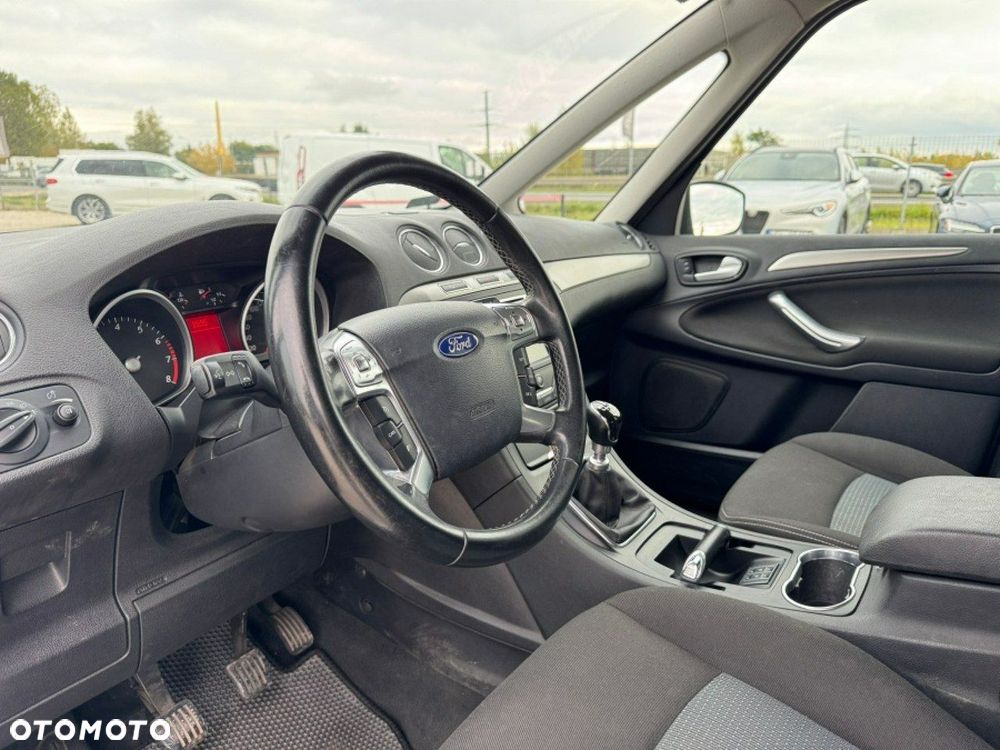 Ford Galaxy - 10