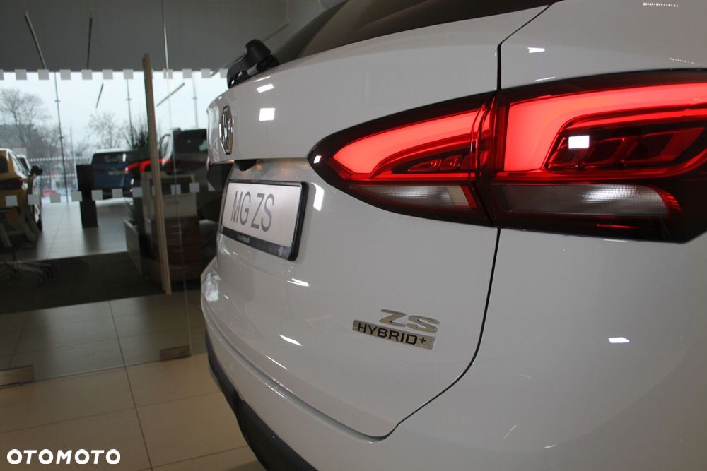 MG ZS Hybrid+ - 21