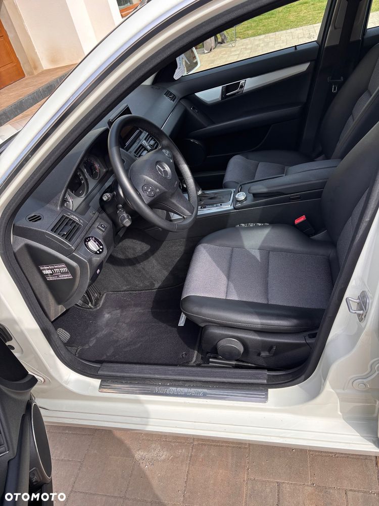 Mercedes-Benz Klasa C 280 7G-TRONIC Avantgarde Sport Edition - 16