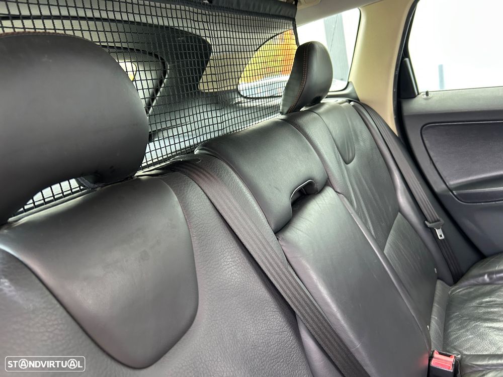 Volvo XC 60 D5 Momentum Geartronic - 4