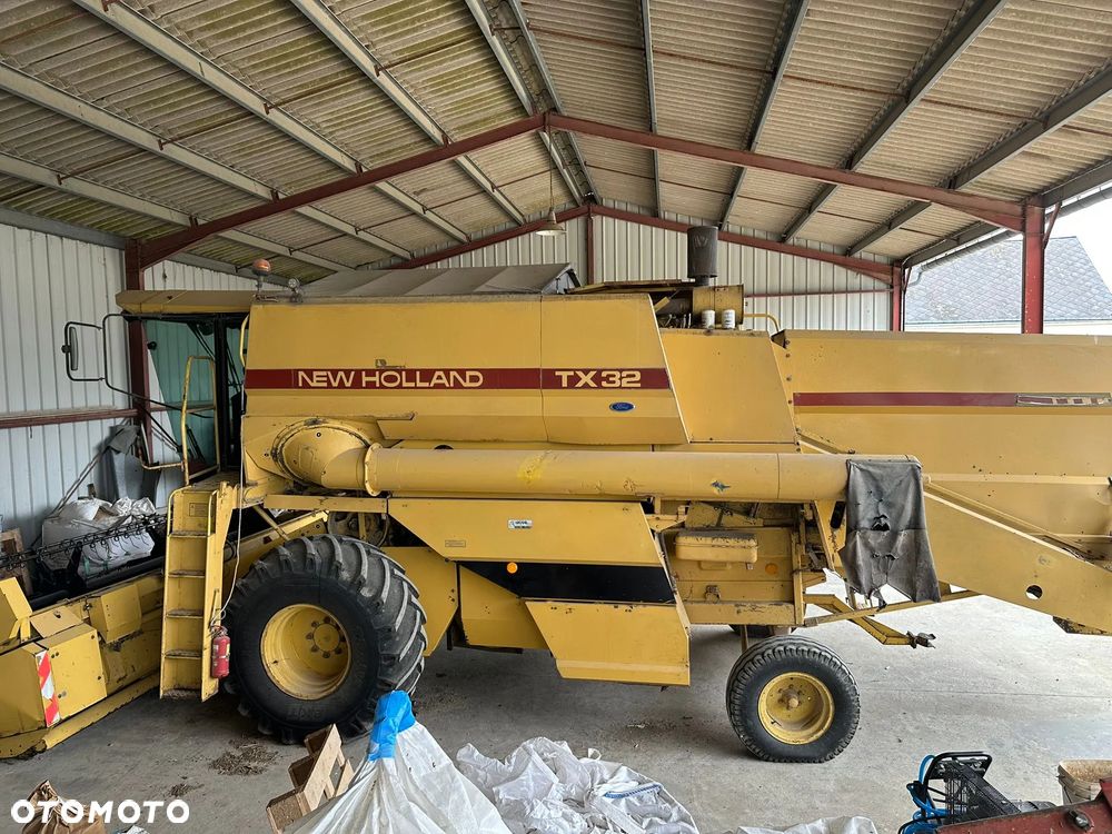 New Holland TX 32 - 1