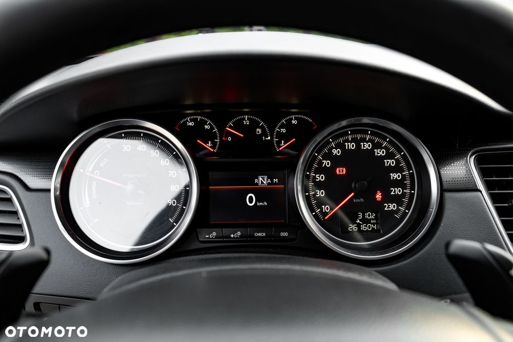 Peugeot 508 Hybrid4 - 29