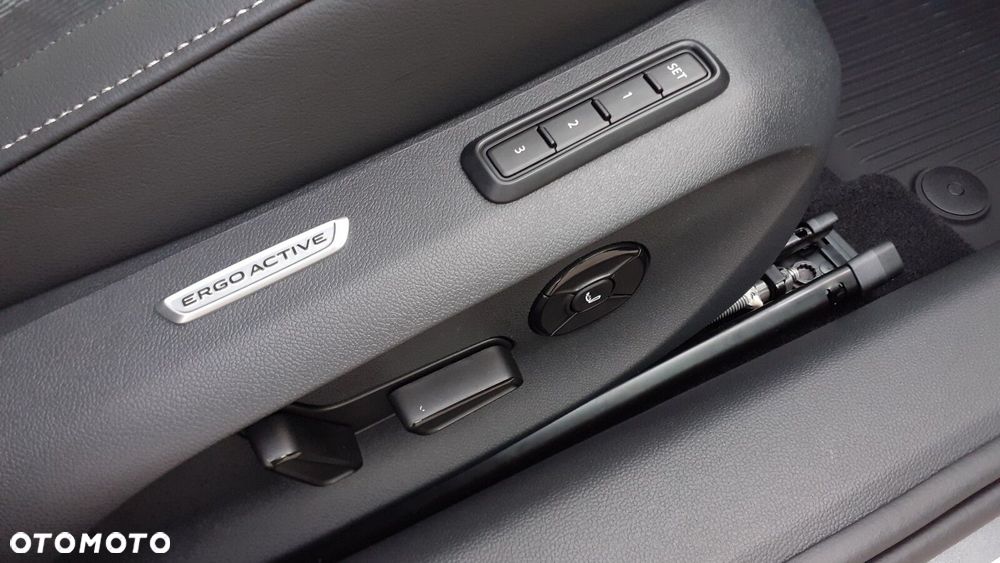 Volkswagen Passat - 32