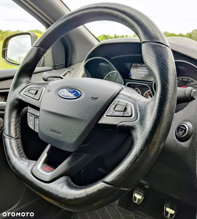 Ford Focus ST - 17