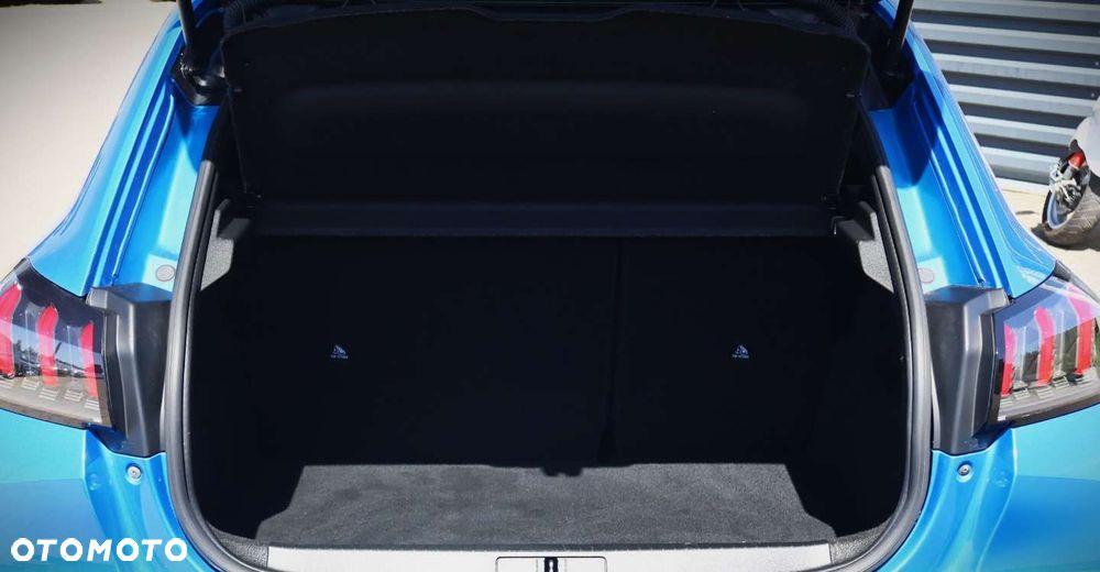Peugeot 208 - 18
