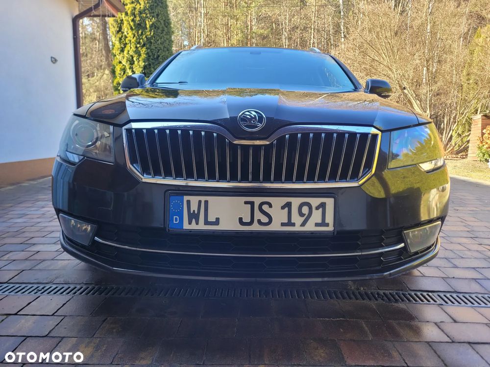 Skoda Superb 2.0 TDI Green tec DSG Elegance - 10