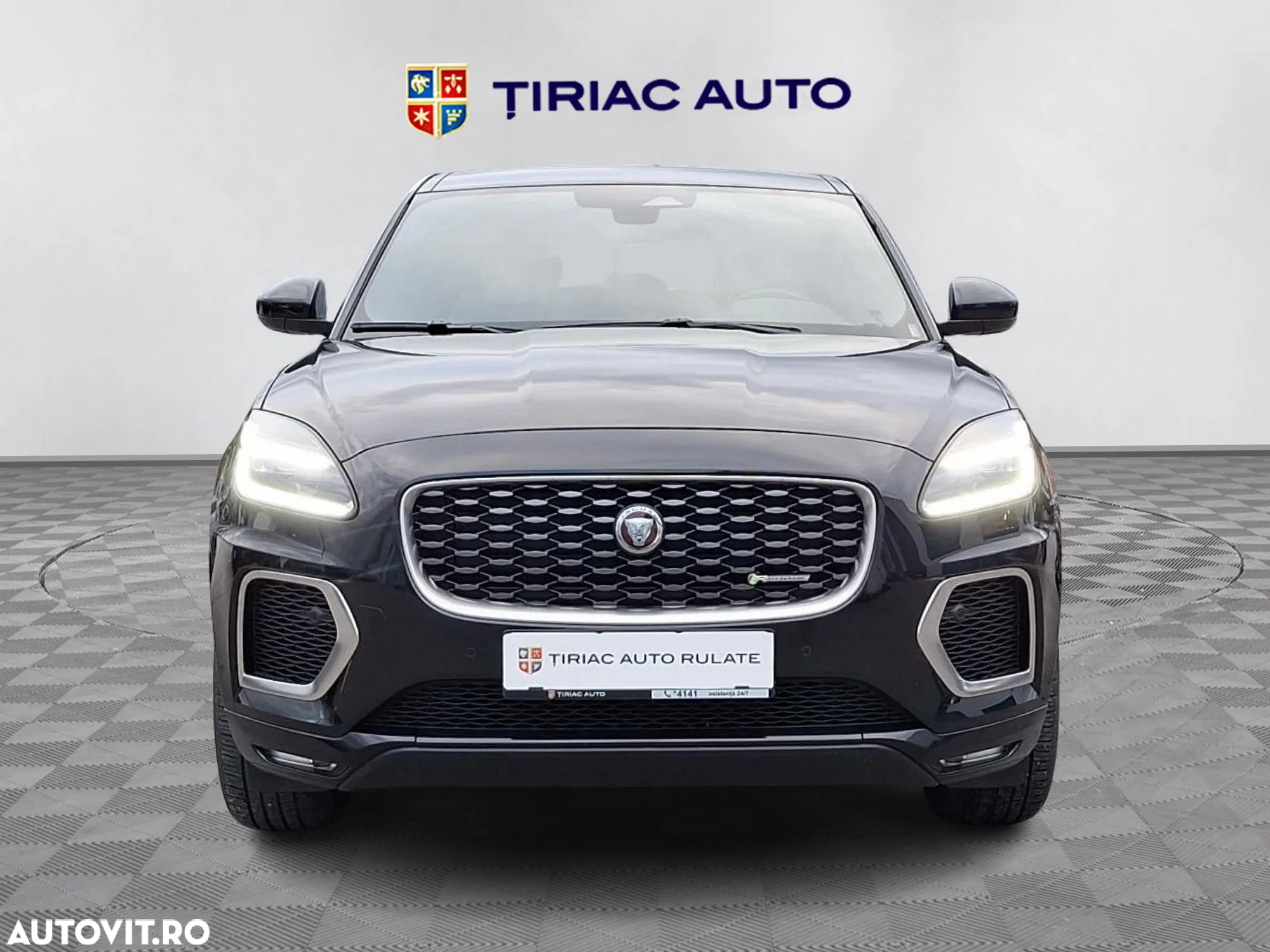 Jaguar E-Pace P200 AWD R-Dynamic - 9