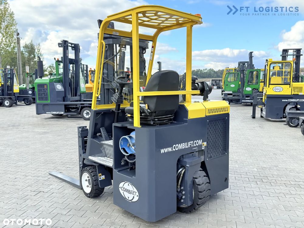 Combilift WÓZEK CZTEROKIERUNKOWY - WIELOKIERUNKOWY / C3000CB / GAS / TRIPLEX 4900MM / WOLNY SKOK / POZYCJONER WIDEŁ / PRZESUW WIDEŁ / STAN IDEALNY / Szeroka oferta wózków czterokierunkowych i bocznych, dopasowanych do różnorodnych potrzeb i zastosowań - 12