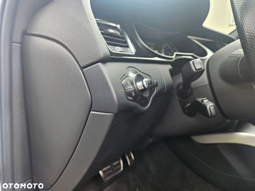 Audi A4 Avant 2.0 TDI DPF clean diesel multitronic S line Sportpaket - 32
