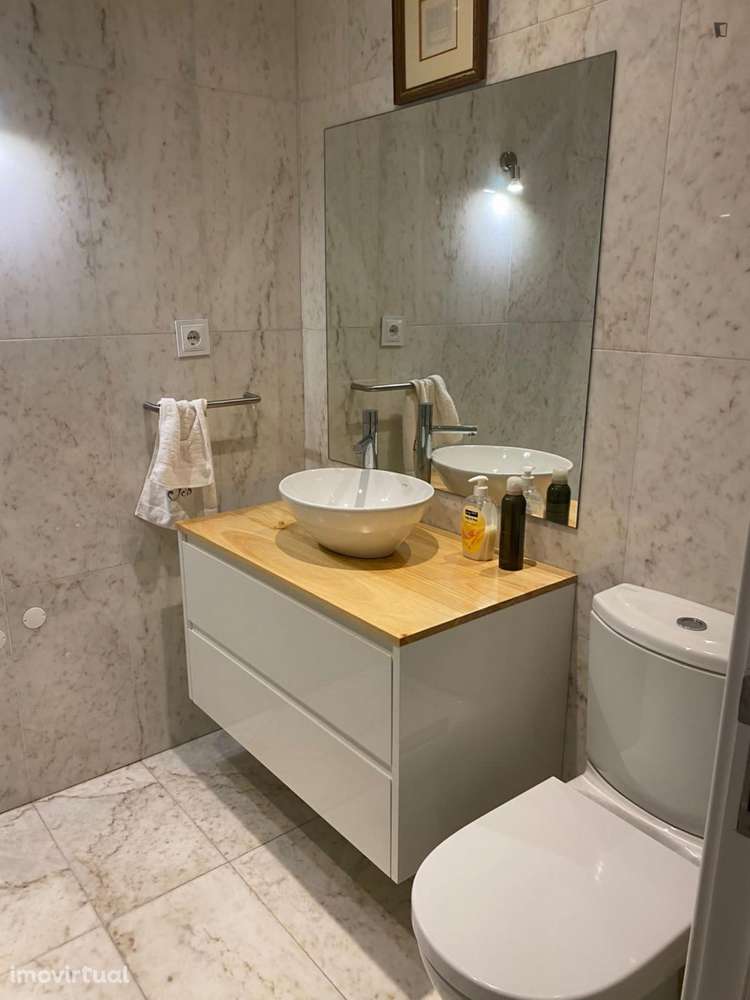 Quarto - localizado em Ramalde Porto - Grande imagem: 3/3