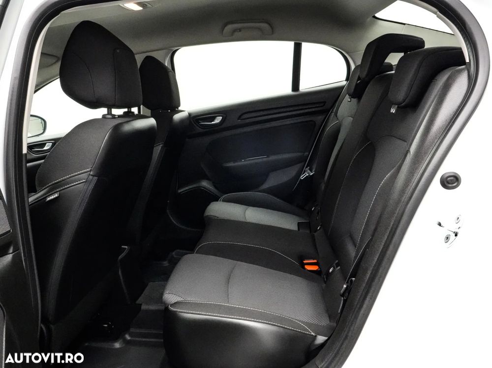 Renault Megane TCe 140 GPF Equilibre - 16