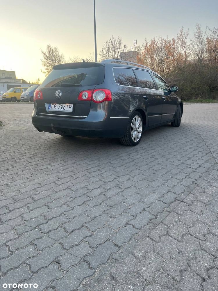 Volkswagen Passat - 4