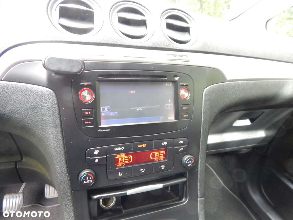 Ford Galaxy 1.6 EcoBoost Start/Stop Business Edition - 22