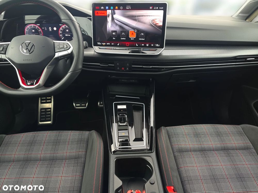 Volkswagen Golf - 18