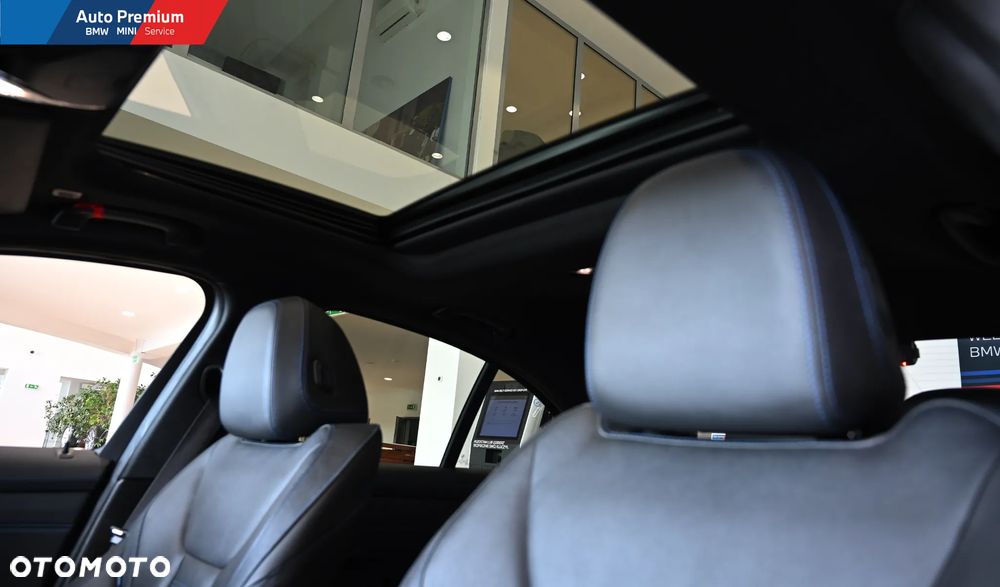 BMW Seria 3 330i xDrive M Sport - 14