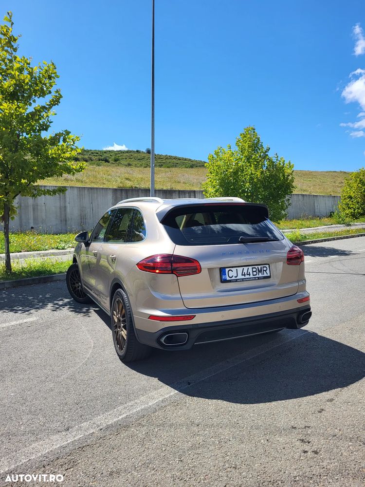 Porsche Cayenne 3.0 L - 5