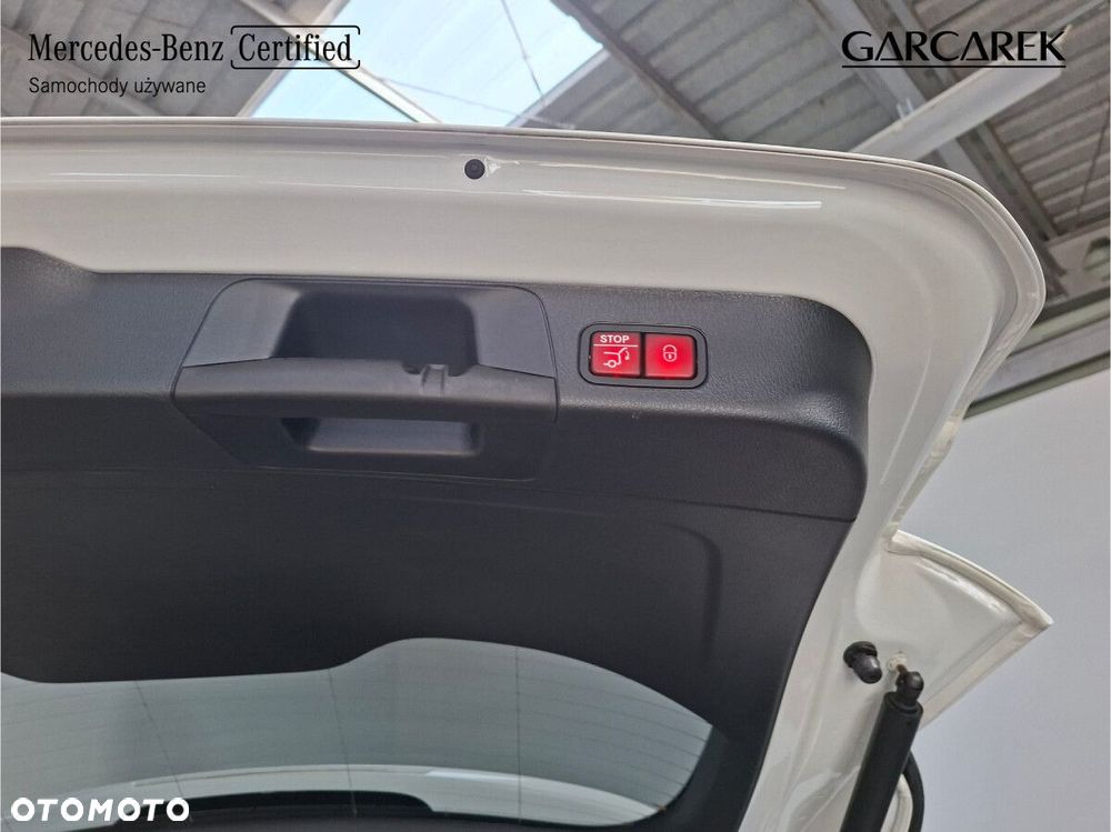 Mercedes-Benz GLB - 14