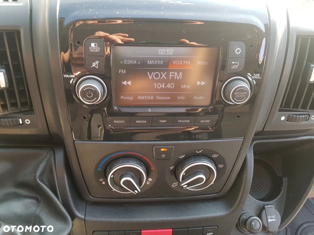 Peugeot Peugeot Boxer 435 L3H2 165KM Premium 4d - 11