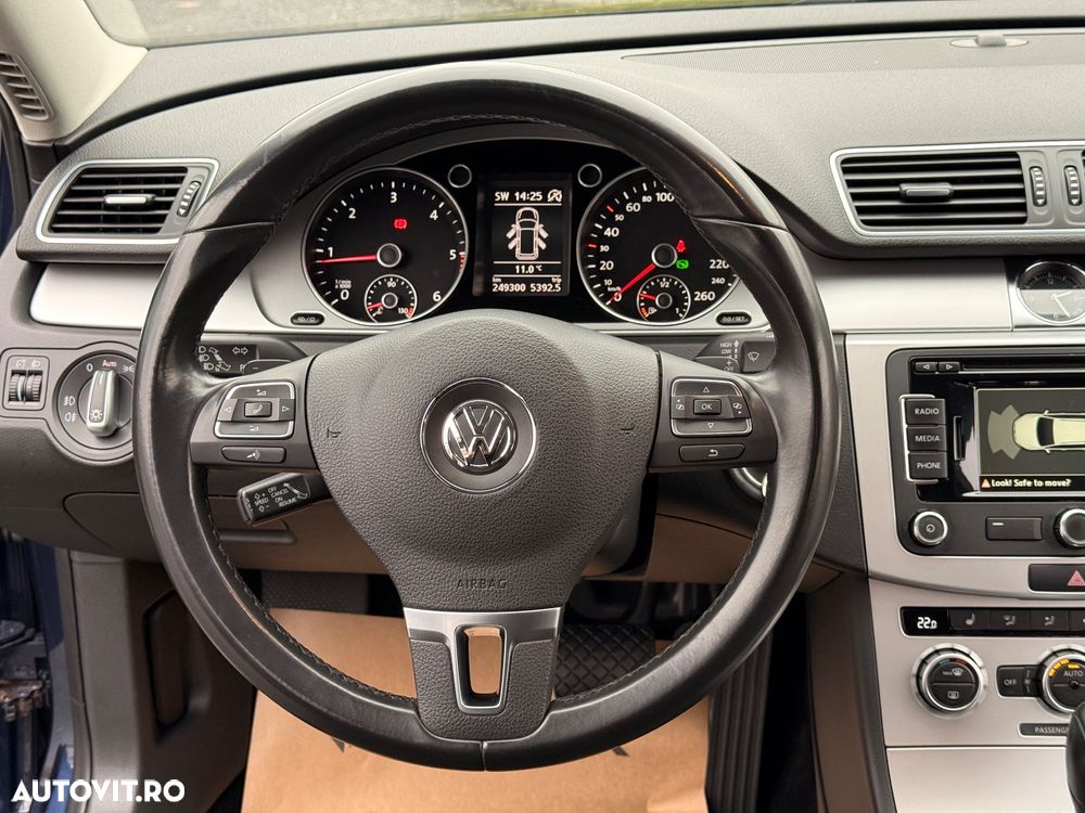 Volkswagen Passat Variant 2.0 Blue TDI DSG SCR Business Edition - 12