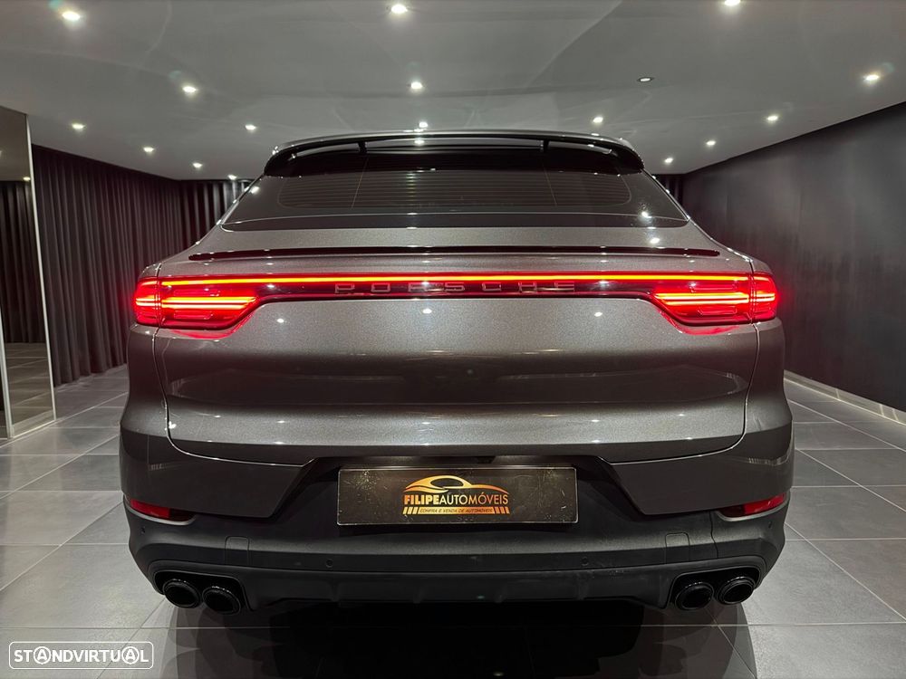 Porsche Cayenne Coupé E-Hybrid - 8