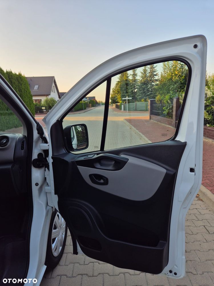 Renault Trafic 2019r Long 2xDrzwi Navi Super Stan - 27