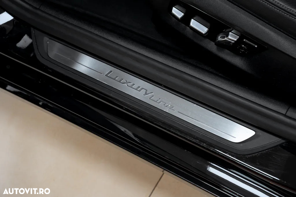 BMW Seria 5 520i Touring Aut. Luxury Line - 26