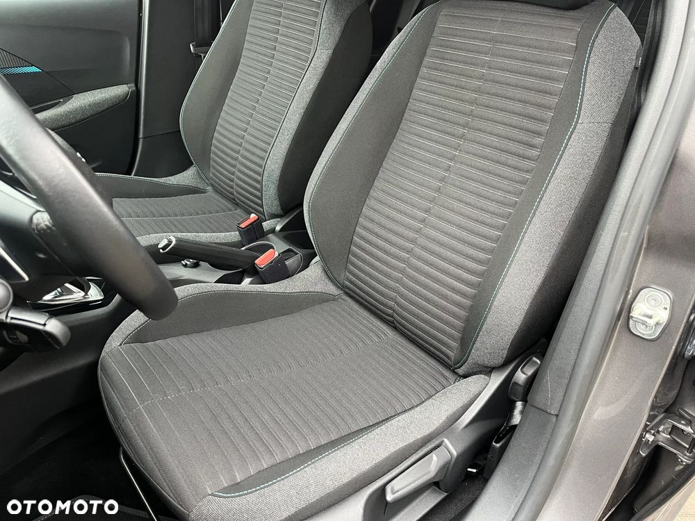 Peugeot 208 PureTech 100 EAT8 Allure - 12