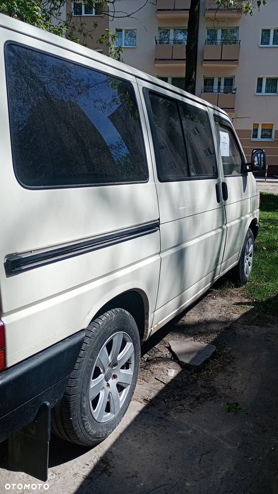 Volkswagen Caravelle - 2