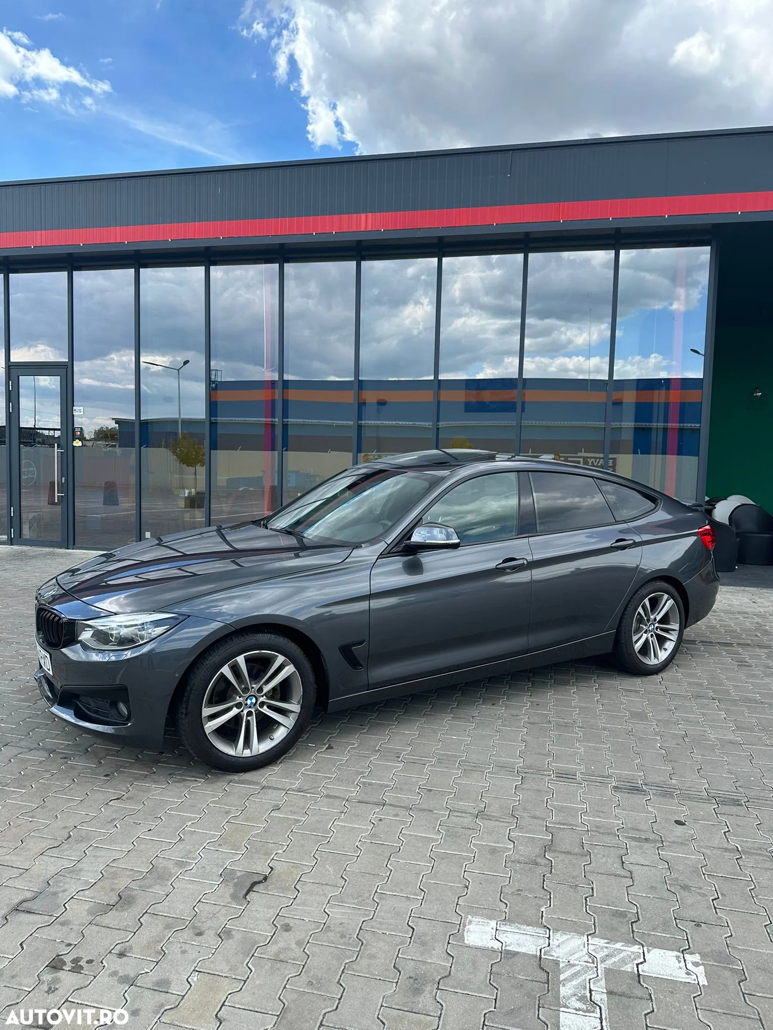 BMW Seria 3 328i xDrive AT - 9