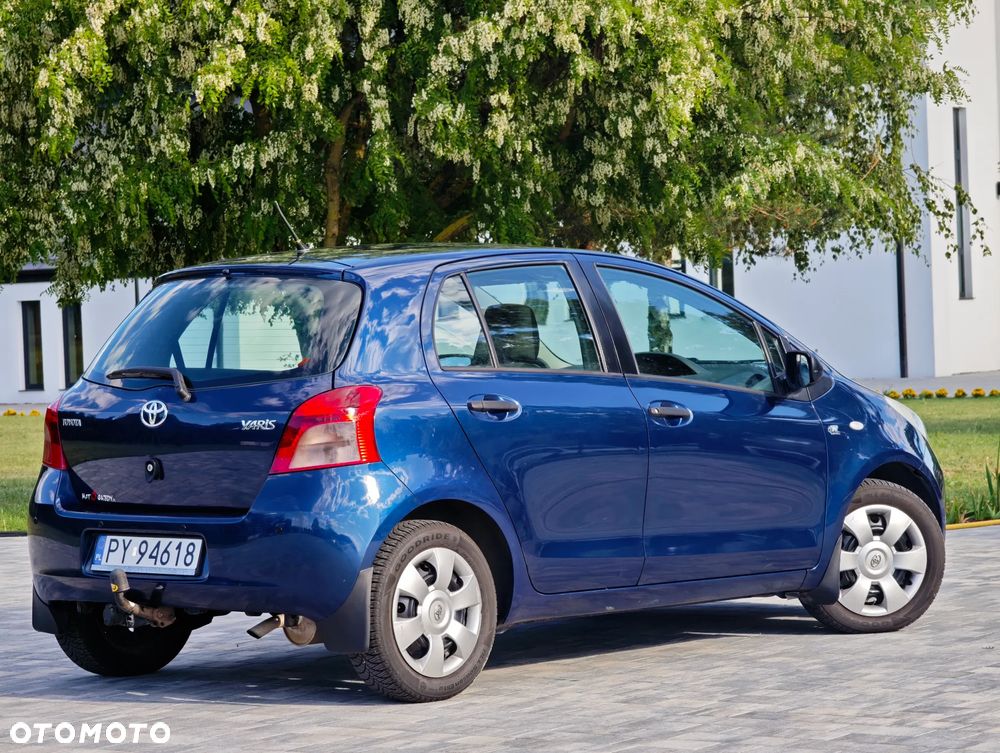 Toyota Yaris 1.3 Sol - 4